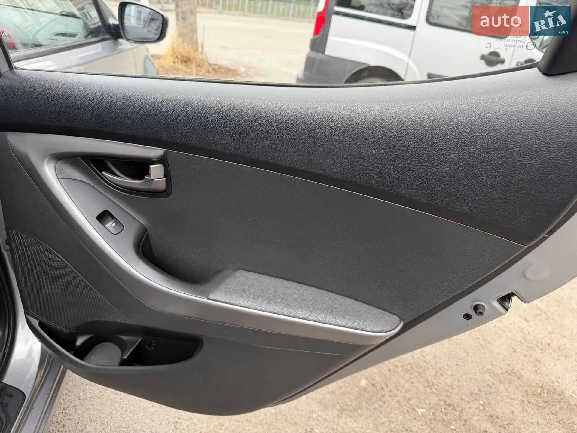 2011 Hyundai Elantra - мініатюра 18