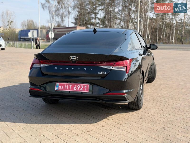 Седан Hyundai Elantra 2022 в Луцке