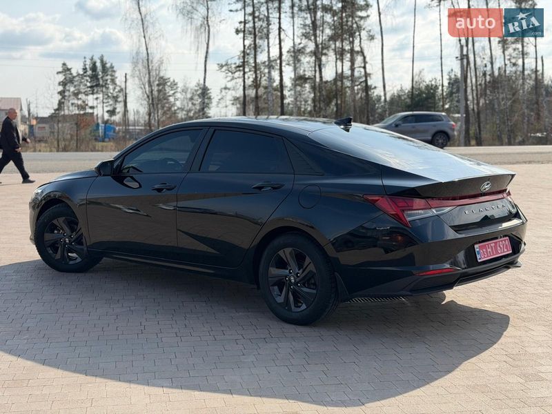 Седан Hyundai Elantra 2022 в Луцке