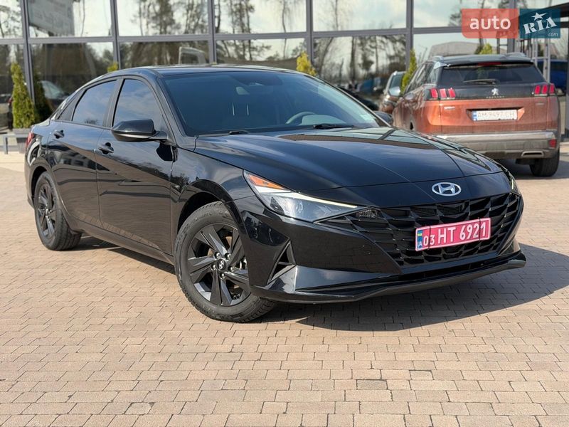 Седан Hyundai Elantra 2022 в Луцке