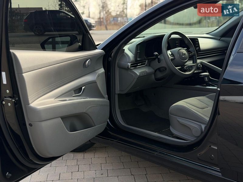 Седан Hyundai Elantra 2022 в Луцке