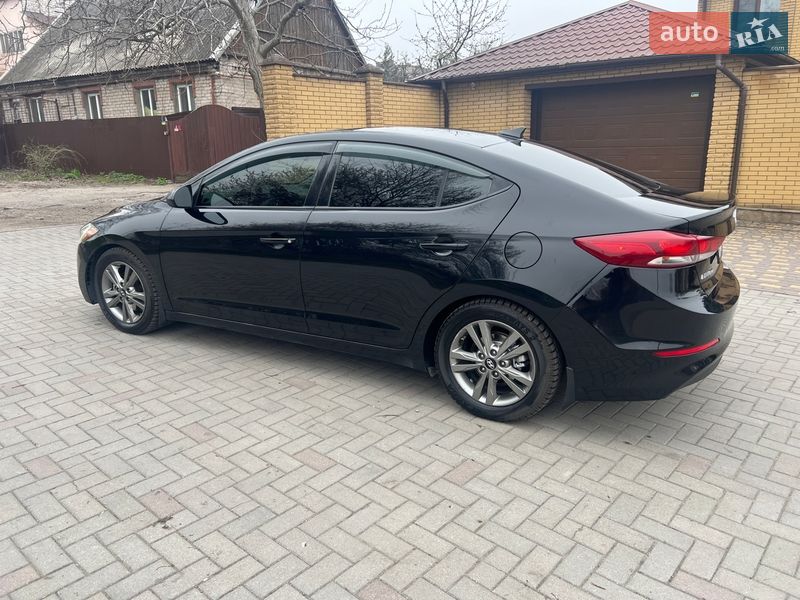 Седан Hyundai Elantra 2017 в Запорожье