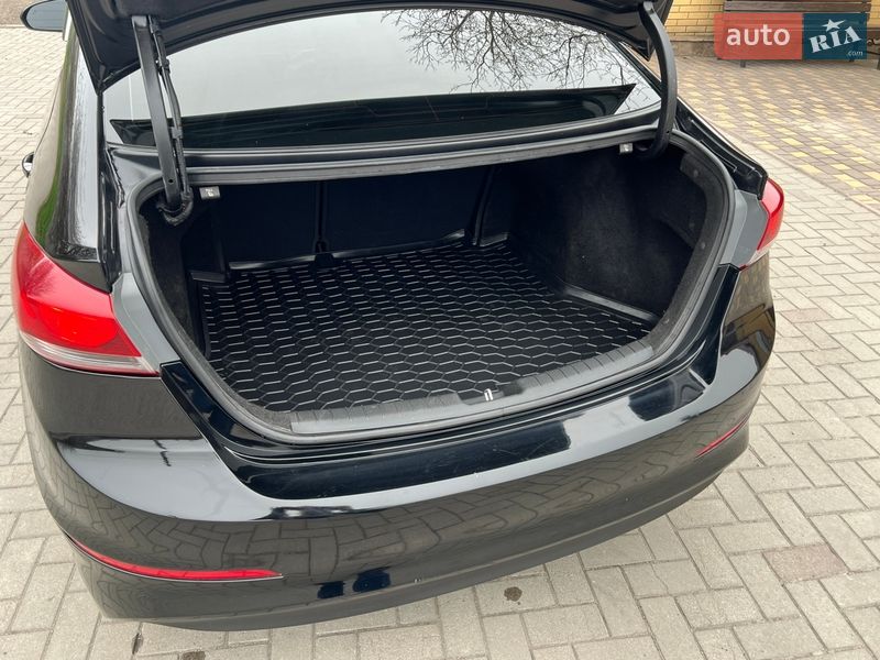 Седан Hyundai Elantra 2017 в Запорожье