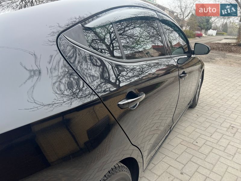 Седан Hyundai Elantra 2017 в Запорожье
