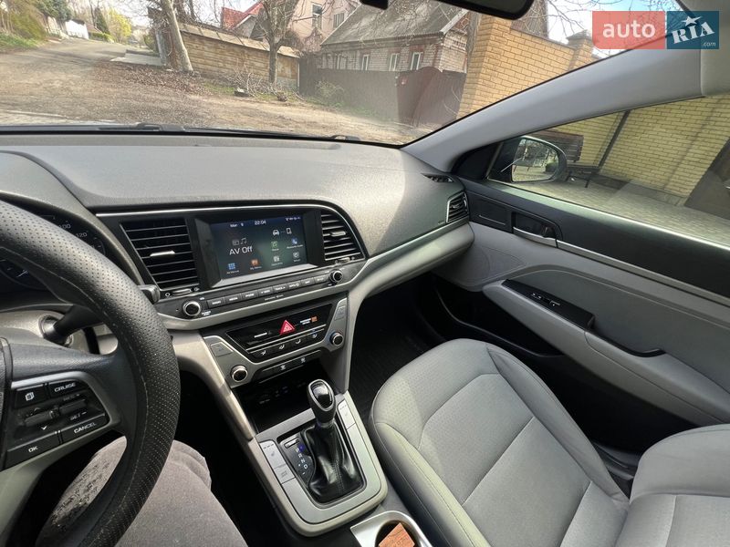 Седан Hyundai Elantra 2017 в Запорожье