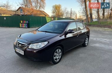 Седан Hyundai Elantra 2010 в Києві