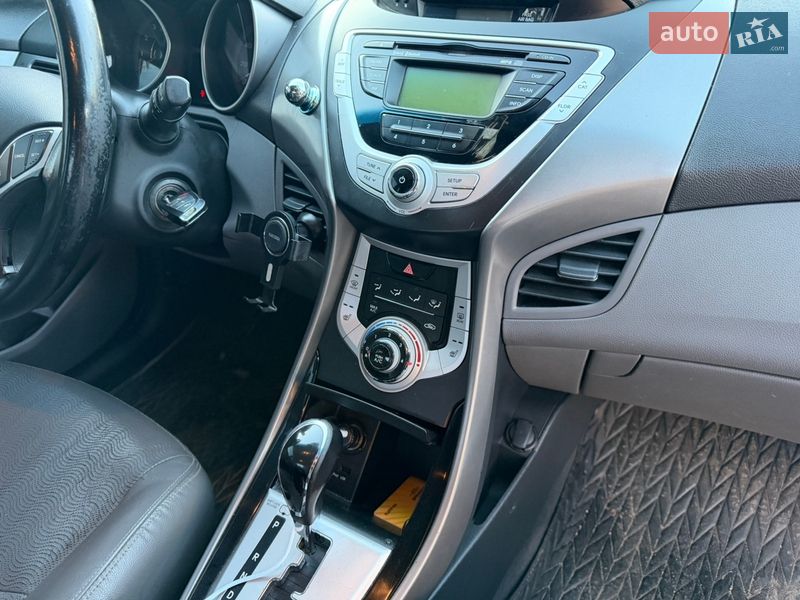 Седан Hyundai Elantra 2011 в Киеве