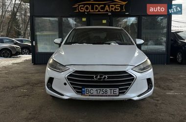 Седан Hyundai Elantra 2017 в Львові