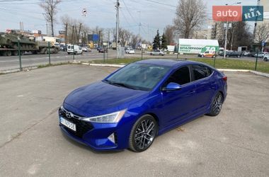 Седан Hyundai Elantra 2019 в Києві