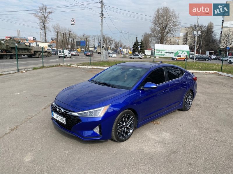 Седан Hyundai Elantra 2019 в Киеве
