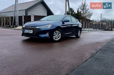 Седан Hyundai Elantra 2019 в Киеве