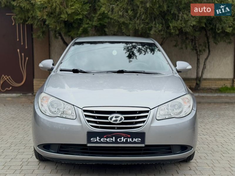 Hyundai Elantra 2011