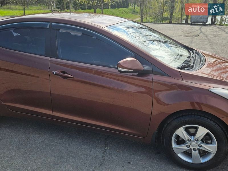 Hyundai Elantra 2013
