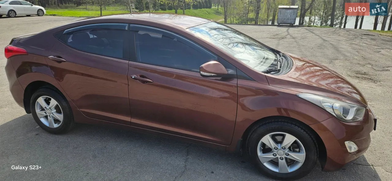 2013 Hyundai Elantra - мініатюра 21