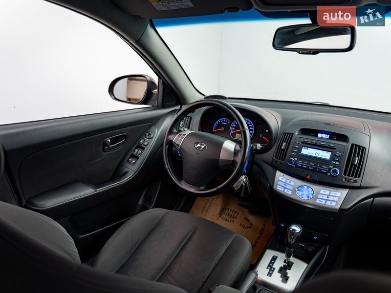 Седан Hyundai Elantra 2011 в Киеве