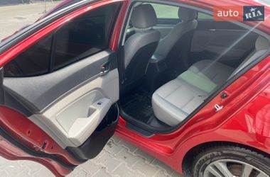 Седан Hyundai Elantra 2016 в Обухове