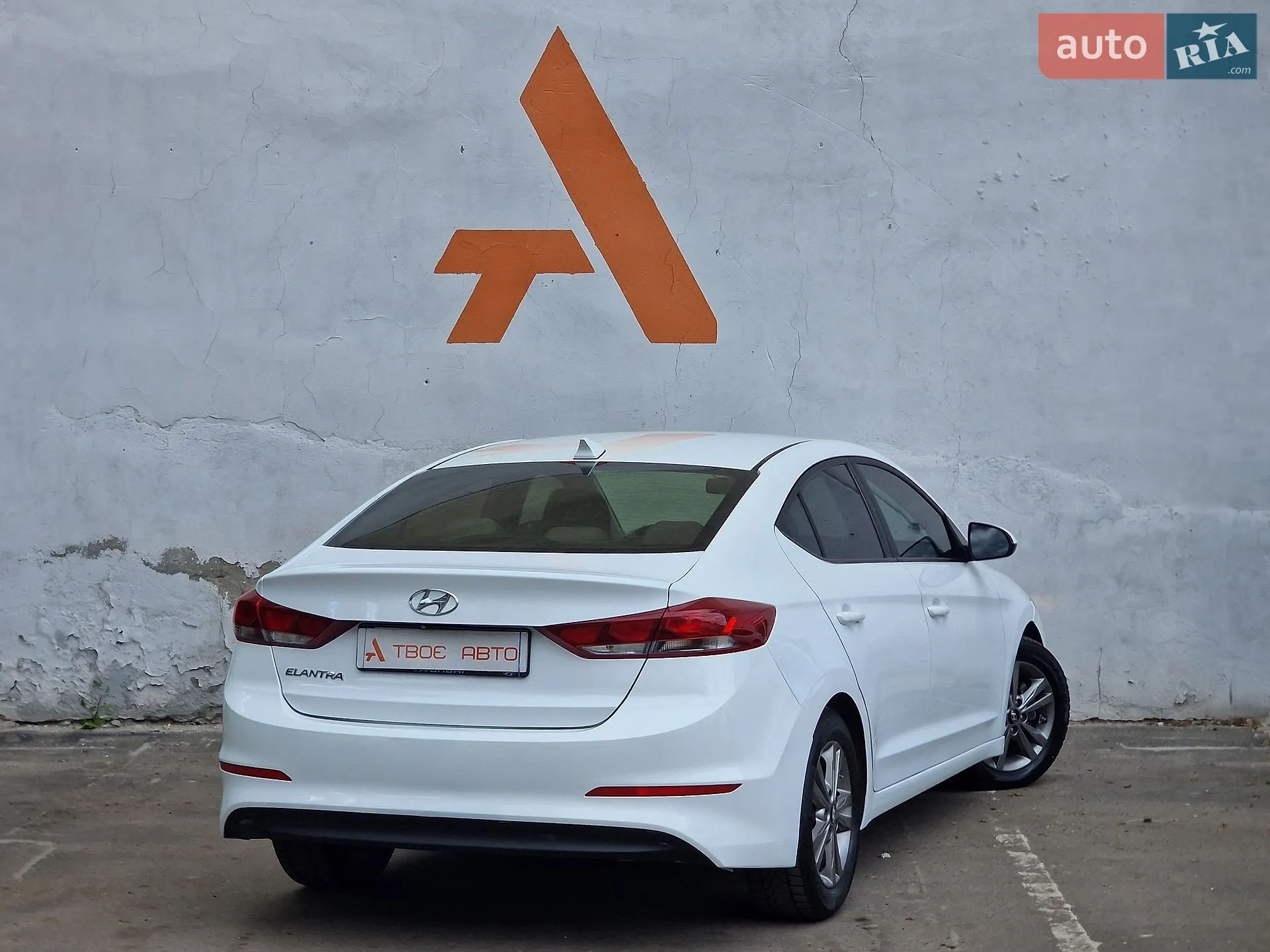 2017 Hyundai Elantra - мініатюра 30