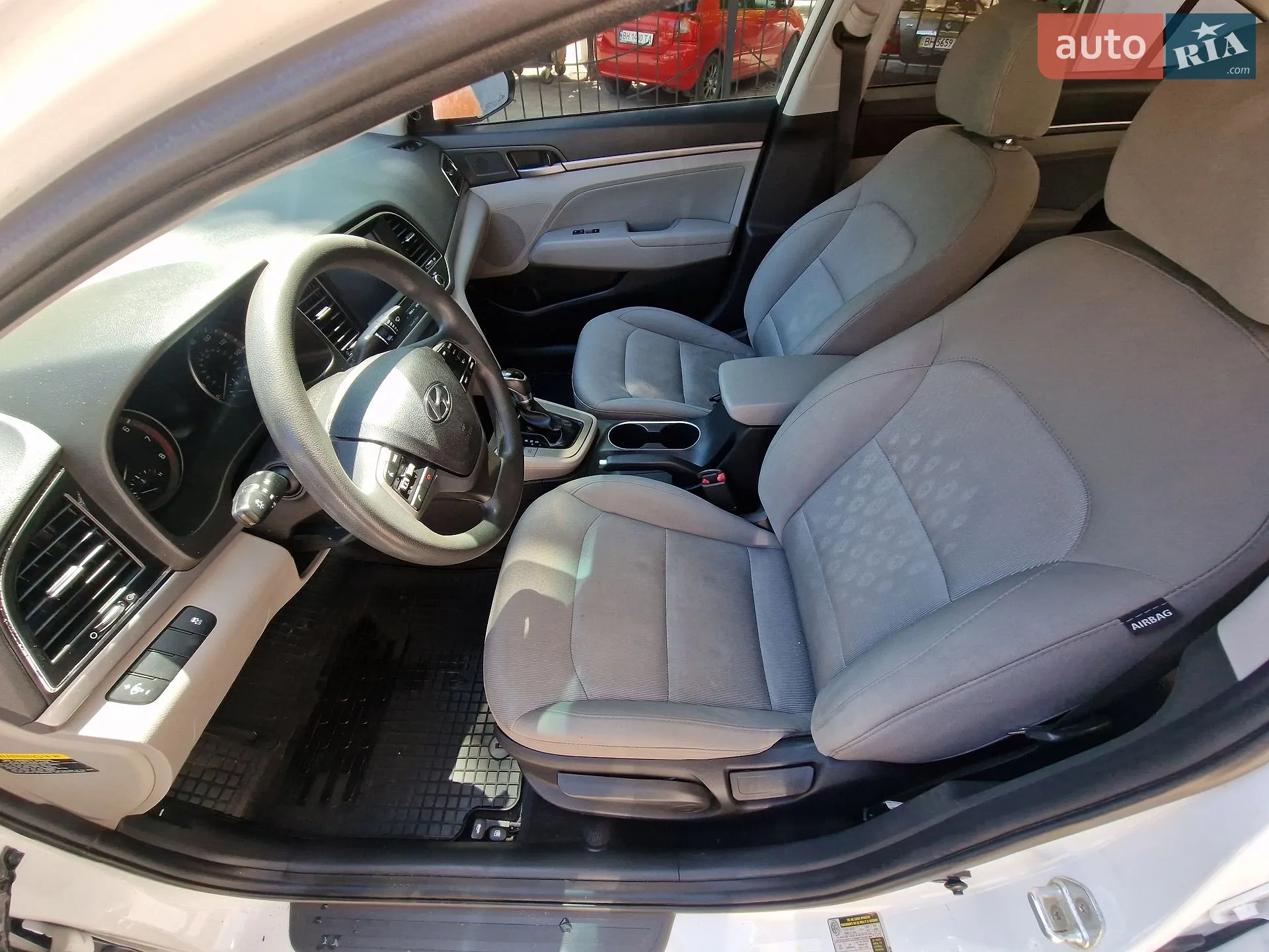 2017 Hyundai Elantra - мініатюра 41
