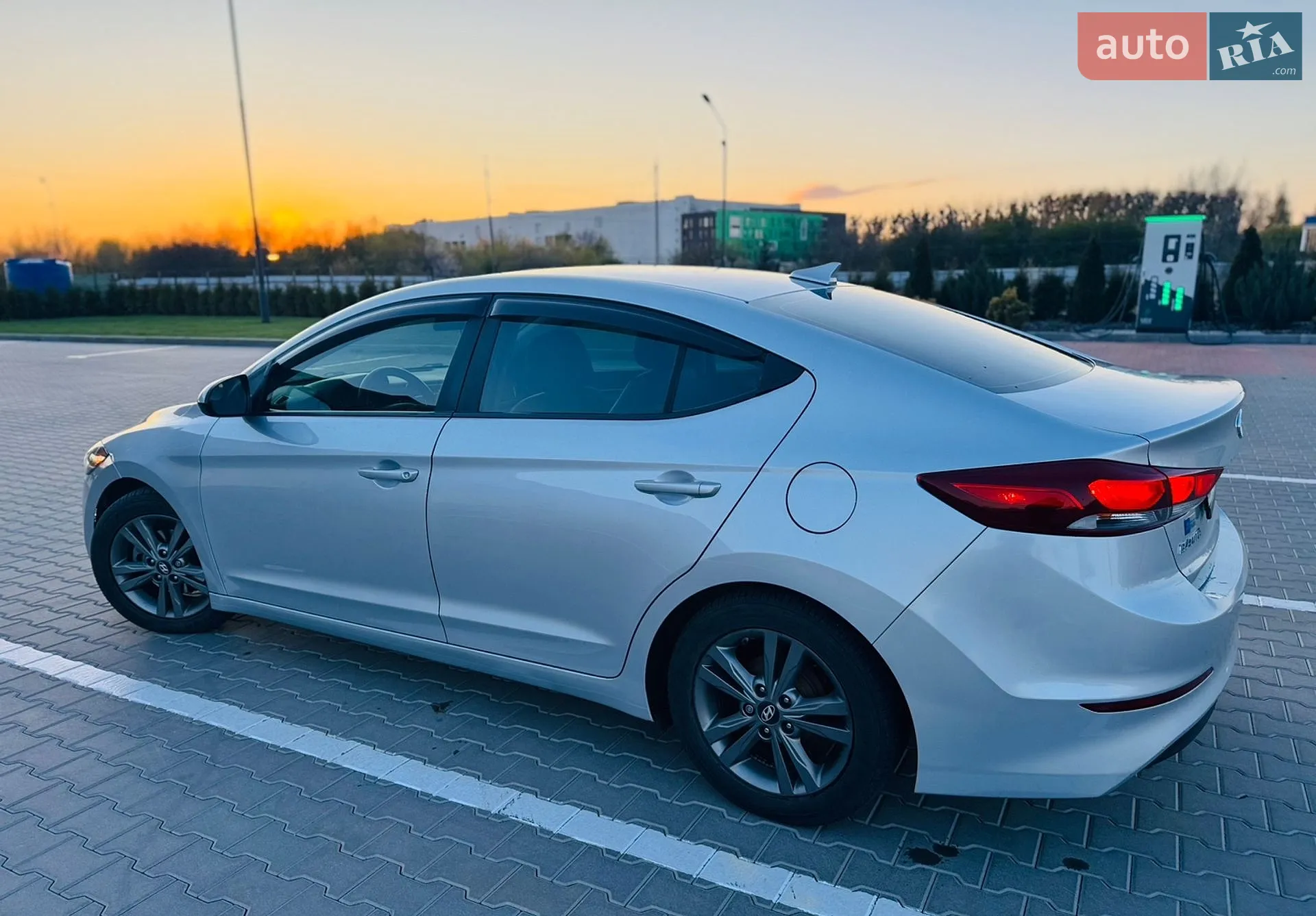 2016 Hyundai Elantra - мініатюра 4