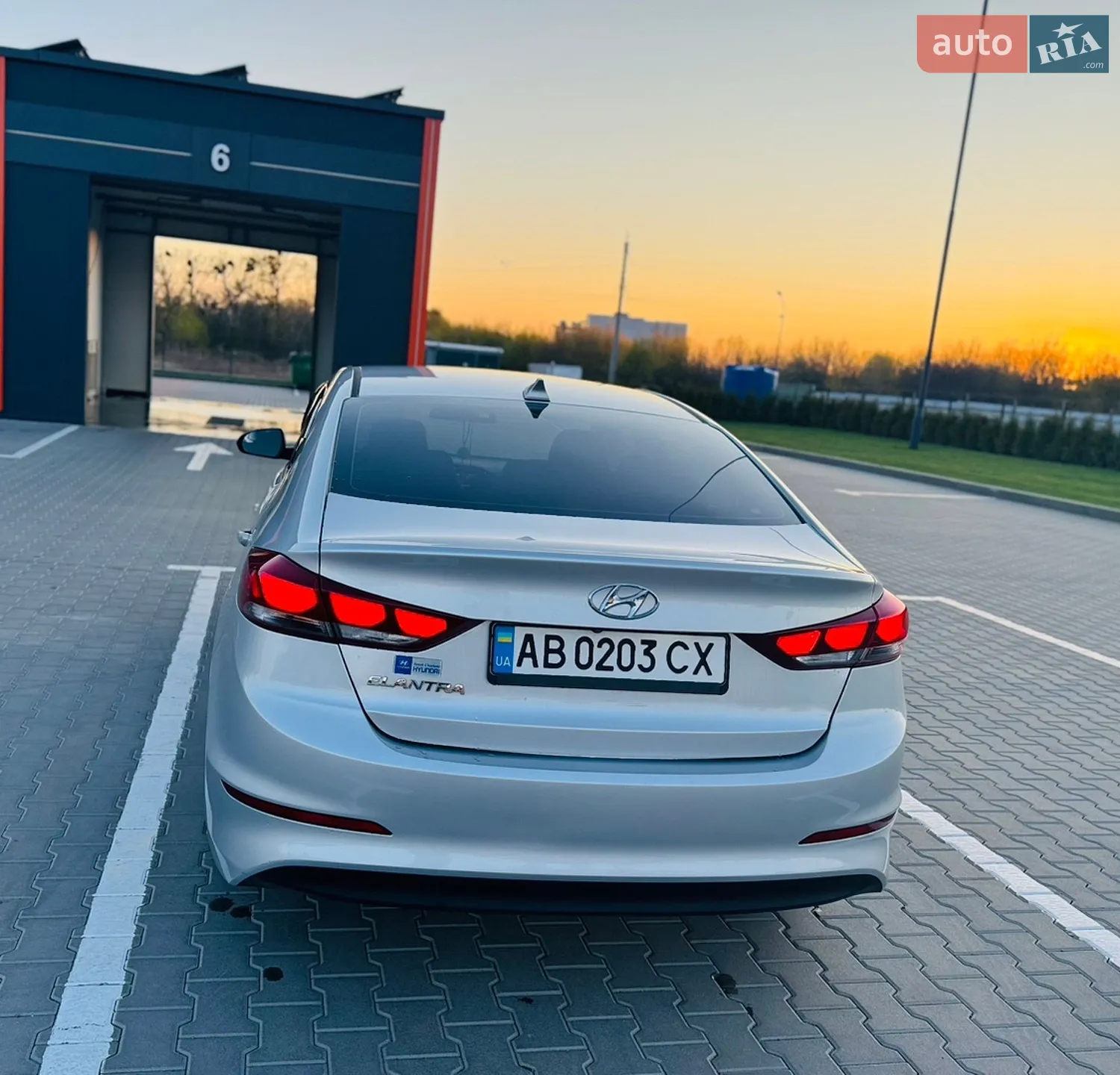 2016 Hyundai Elantra - мініатюра 6