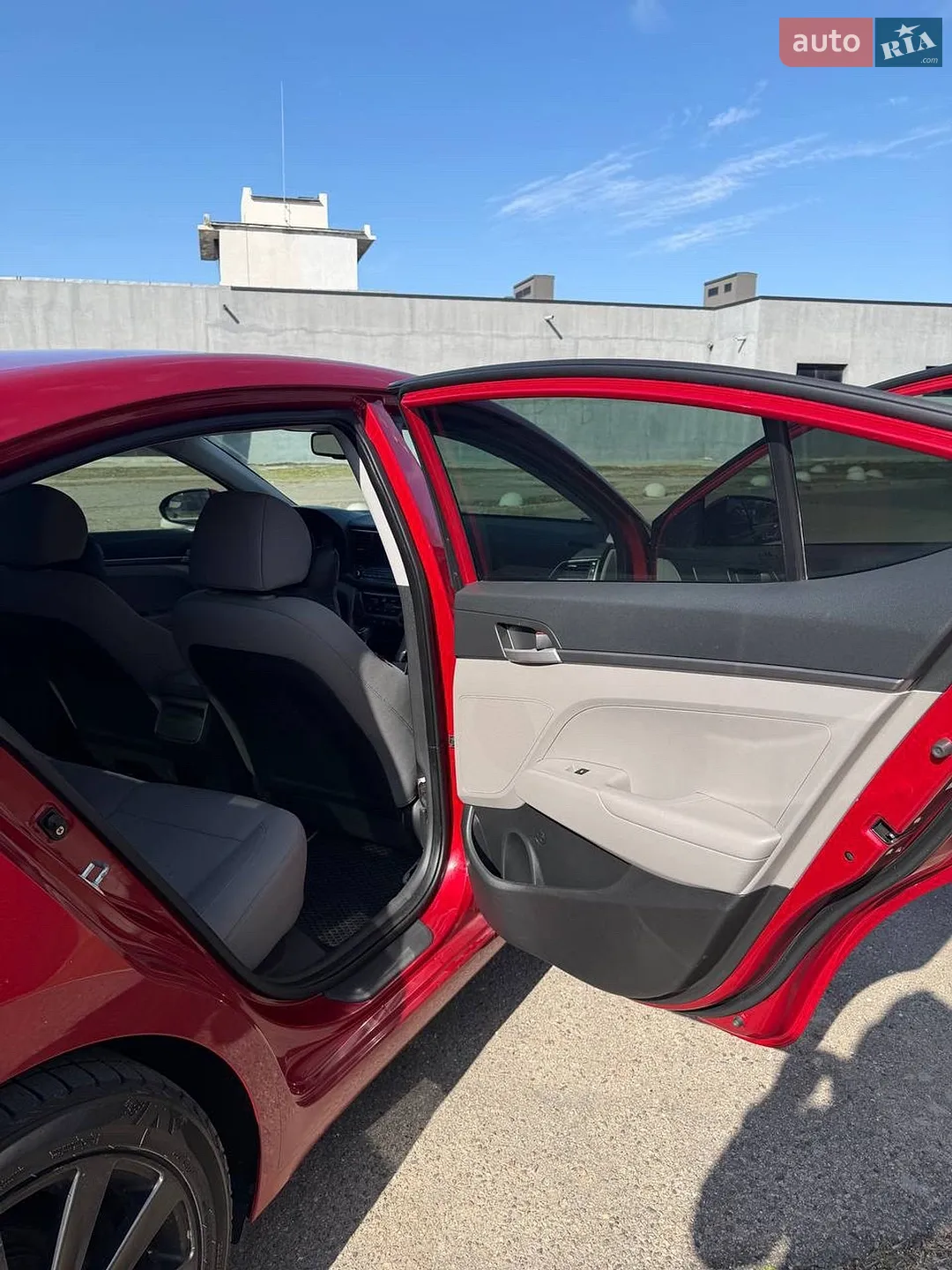 2017 Hyundai Elantra - мініатюра 17