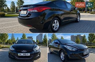 Седан Hyundai Elantra 2011 в Ровно