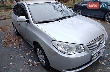 Седан Hyundai Elantra 2010 в Киеве