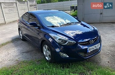 Седан Hyundai Elantra 2013 в Виннице