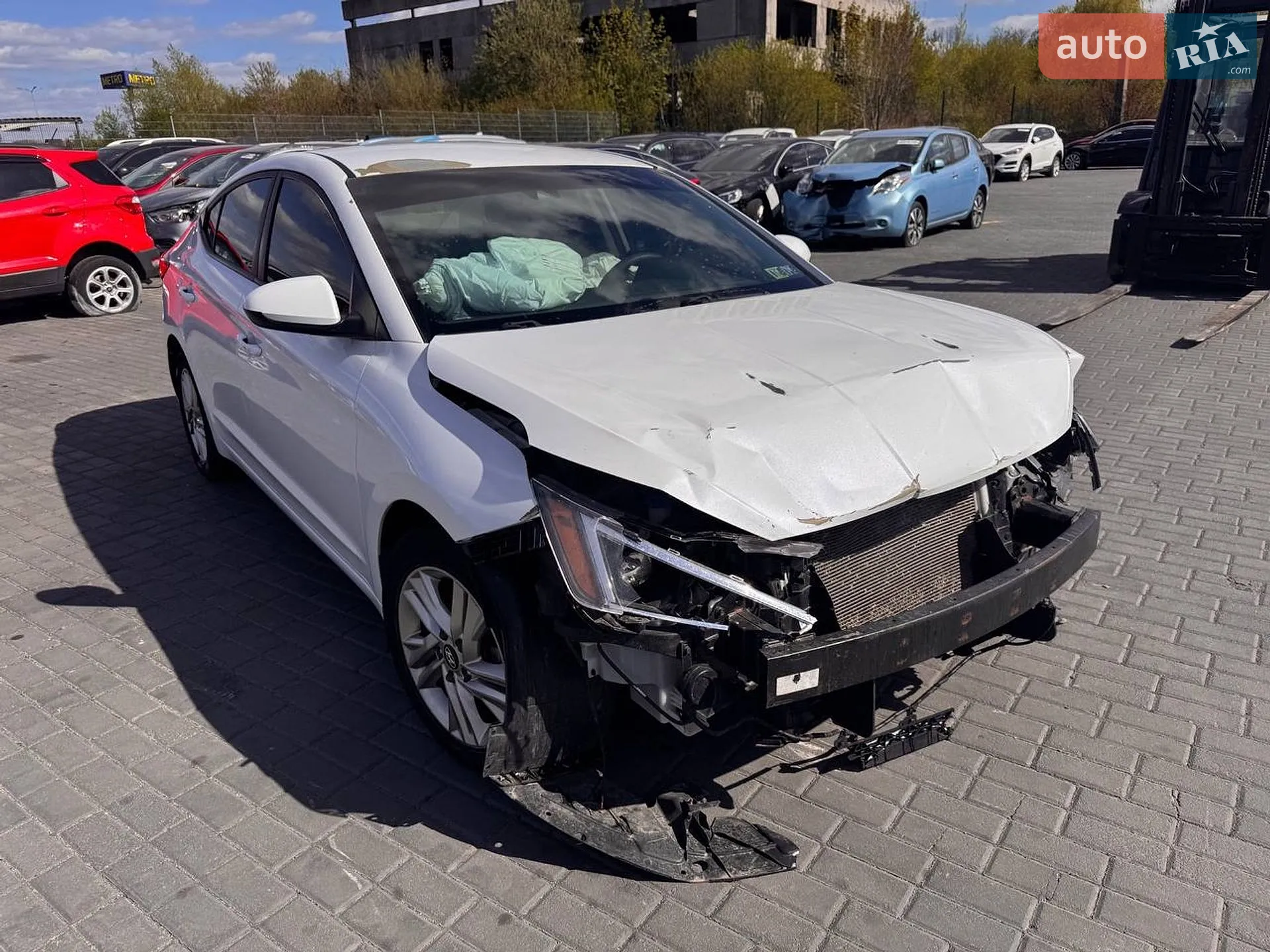 2019 Hyundai Elantra - фото 1