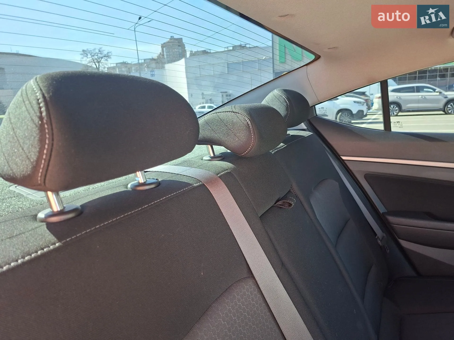 2018 Hyundai Elantra - мініатюра 35