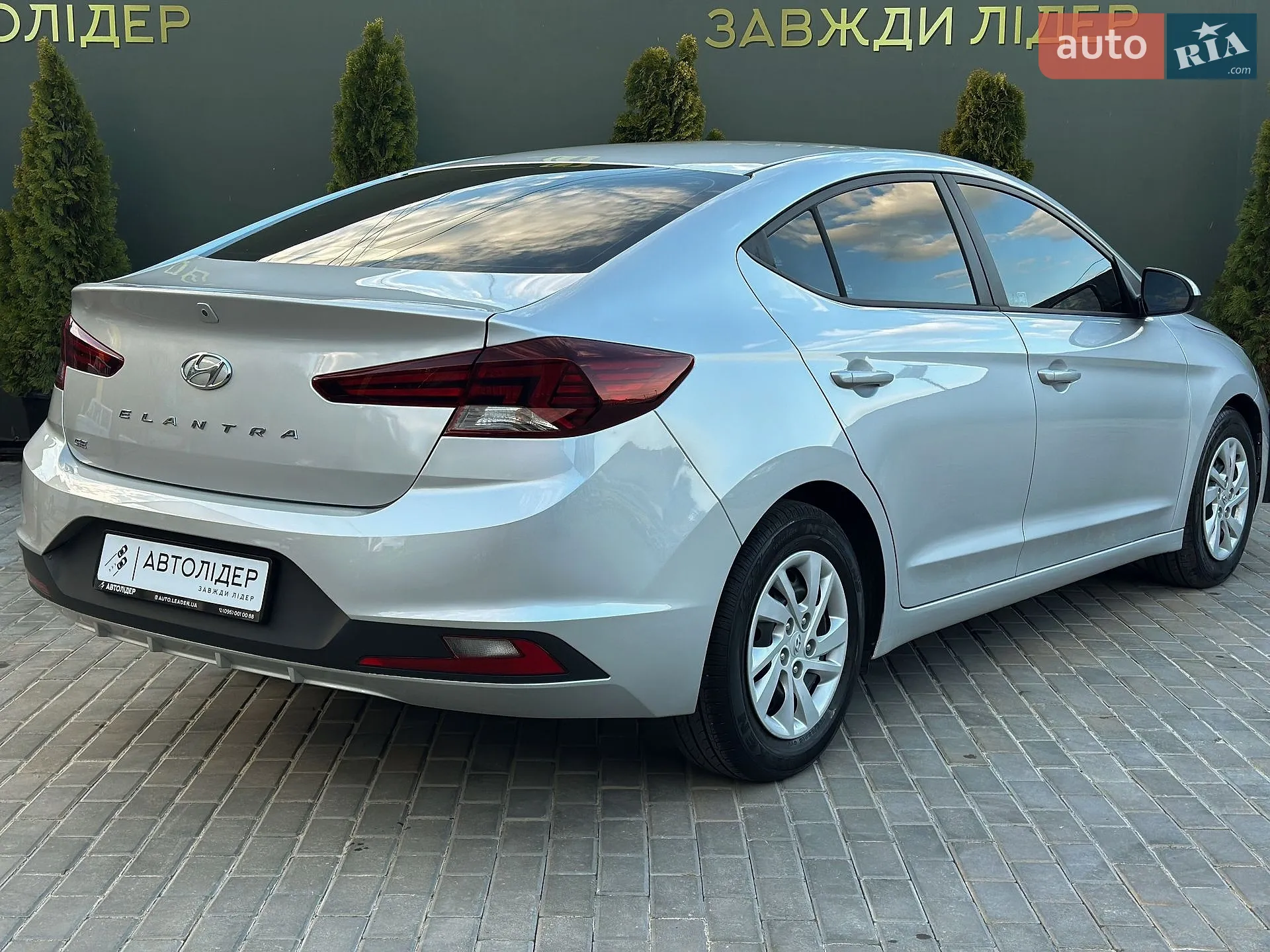 2019 Hyundai Elantra - мініатюра 28