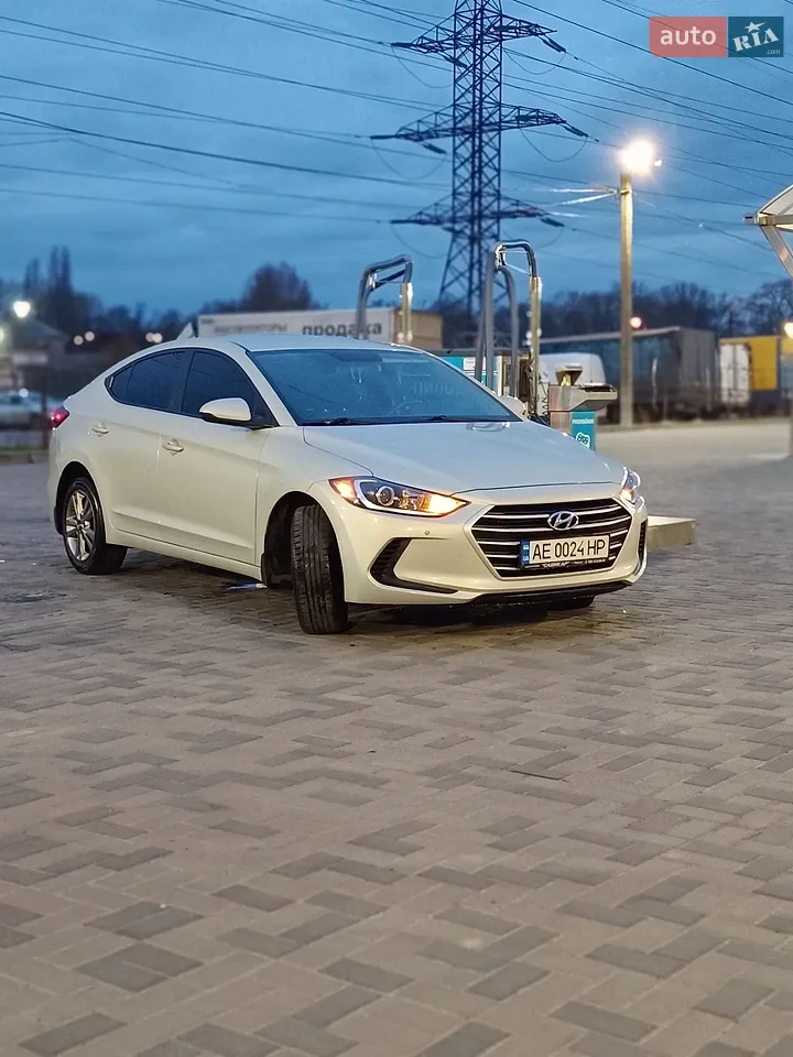 2017 Hyundai Elantra - мініатюра 22