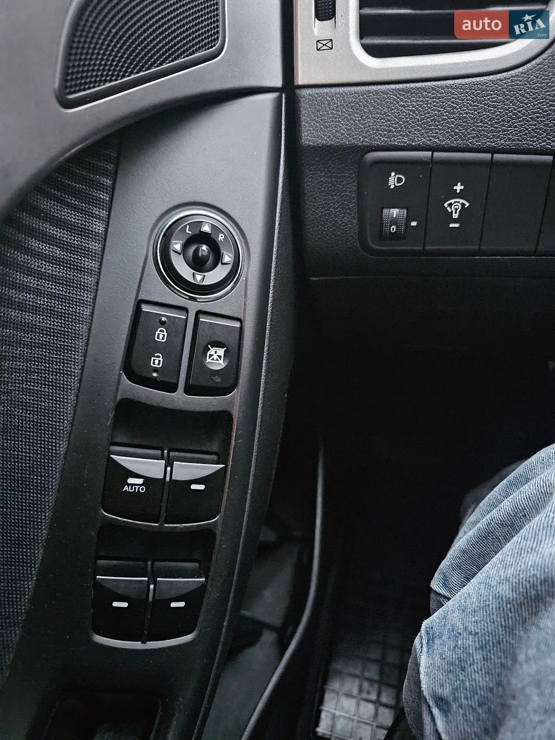 2011 Hyundai Elantra - мініатюра 11