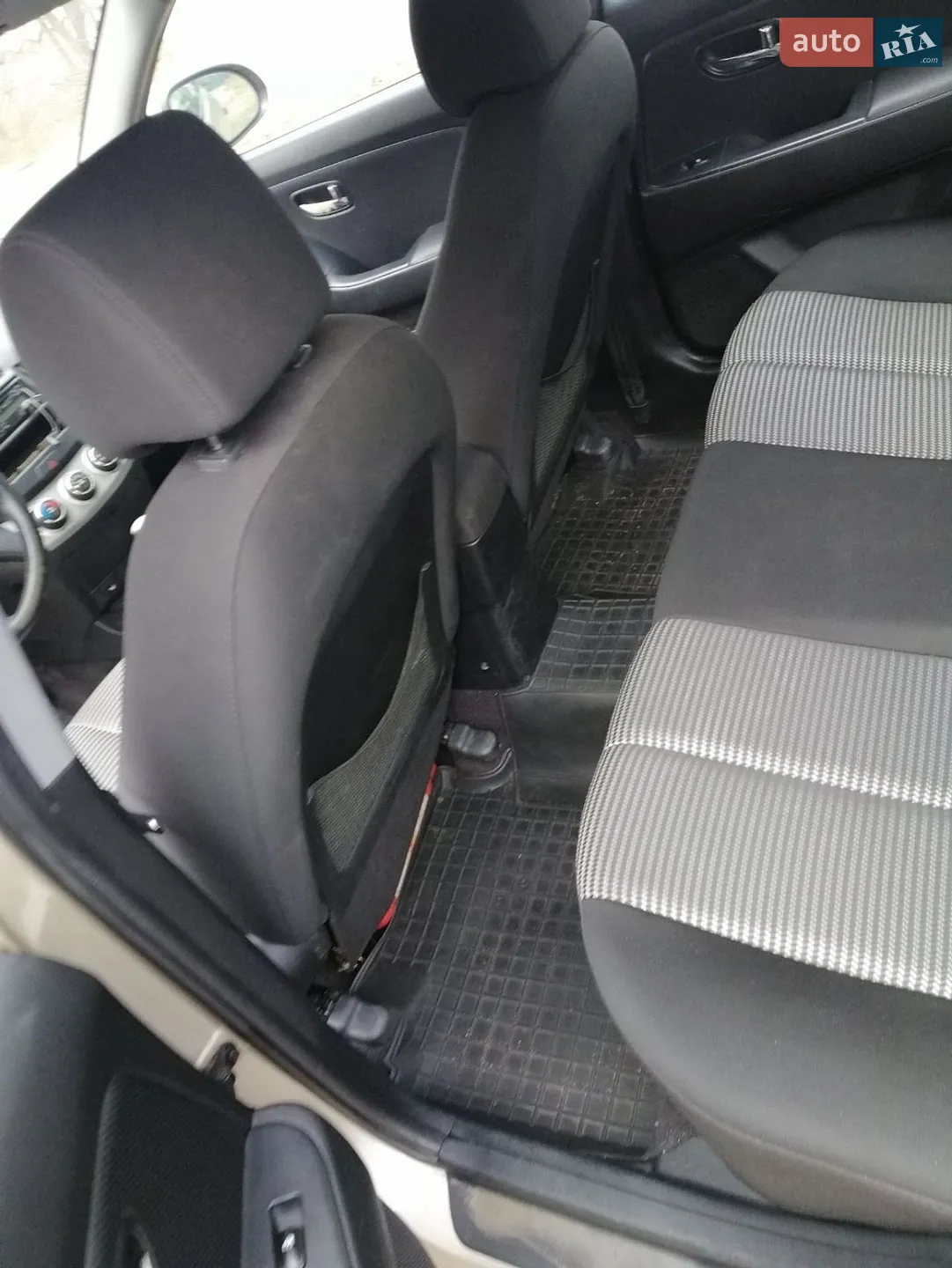 2010 Hyundai Elantra - мініатюра 11