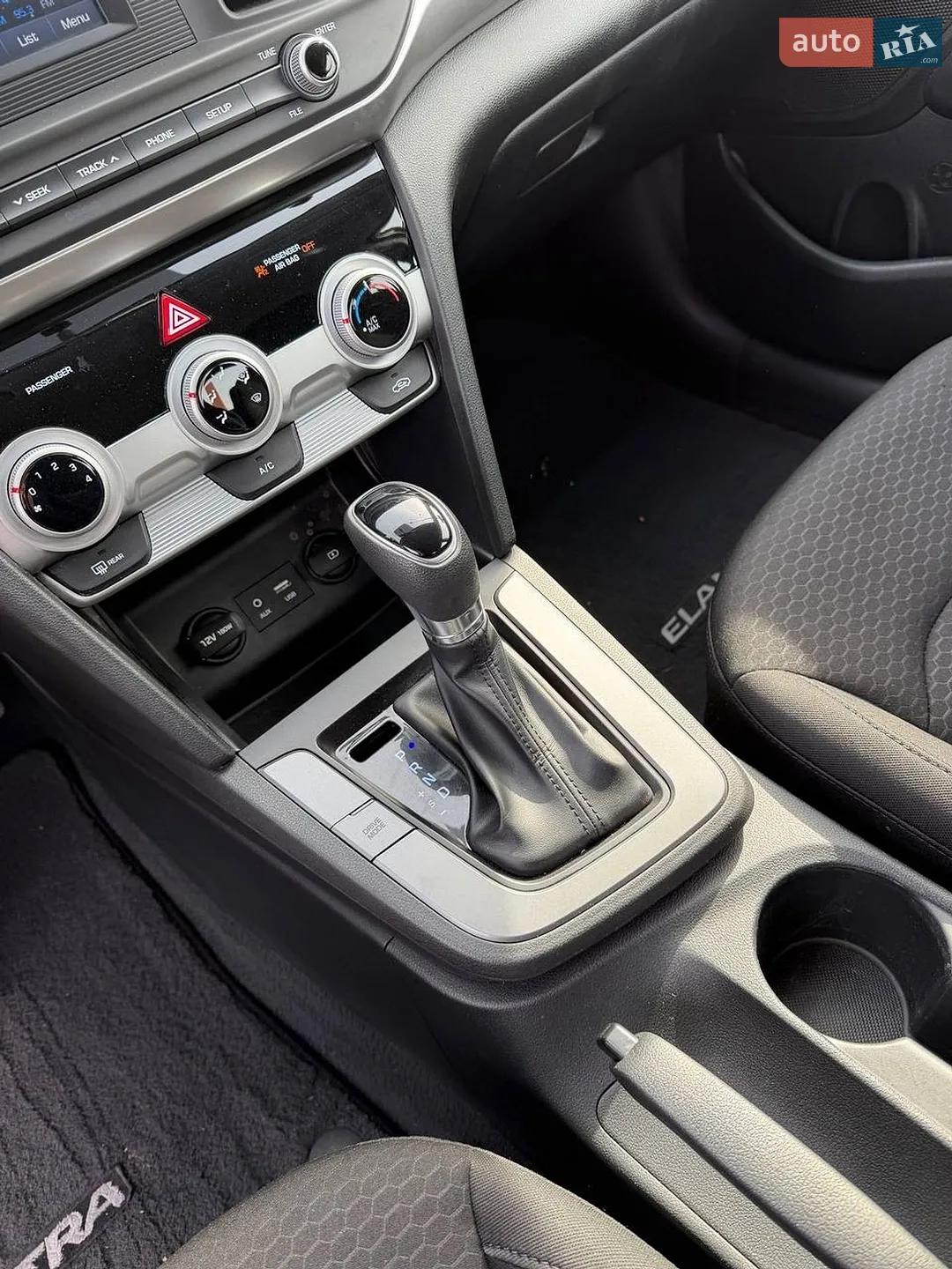 2018 Hyundai Elantra - мініатюра 19
