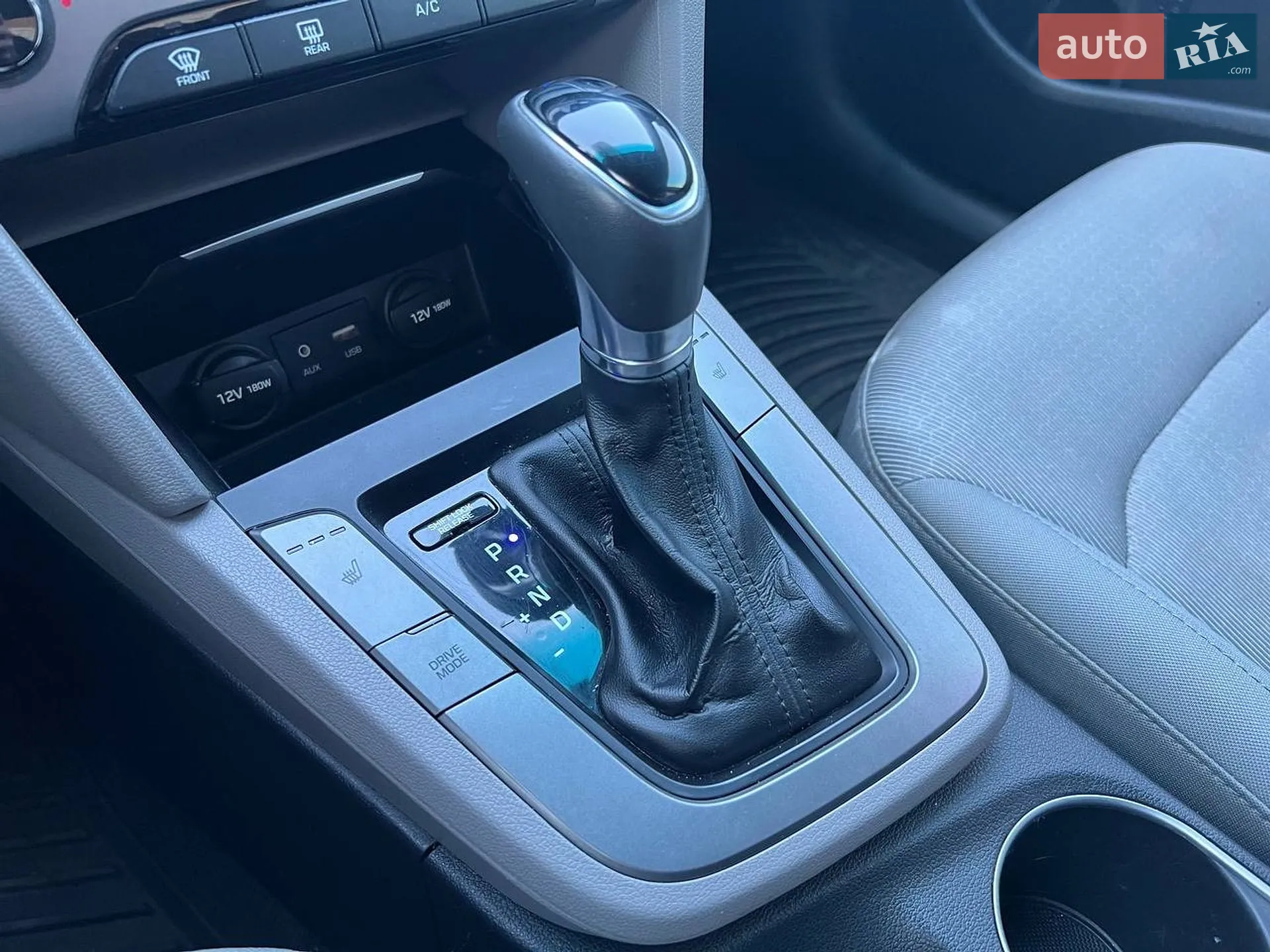 2016 Hyundai Elantra - мініатюра 28