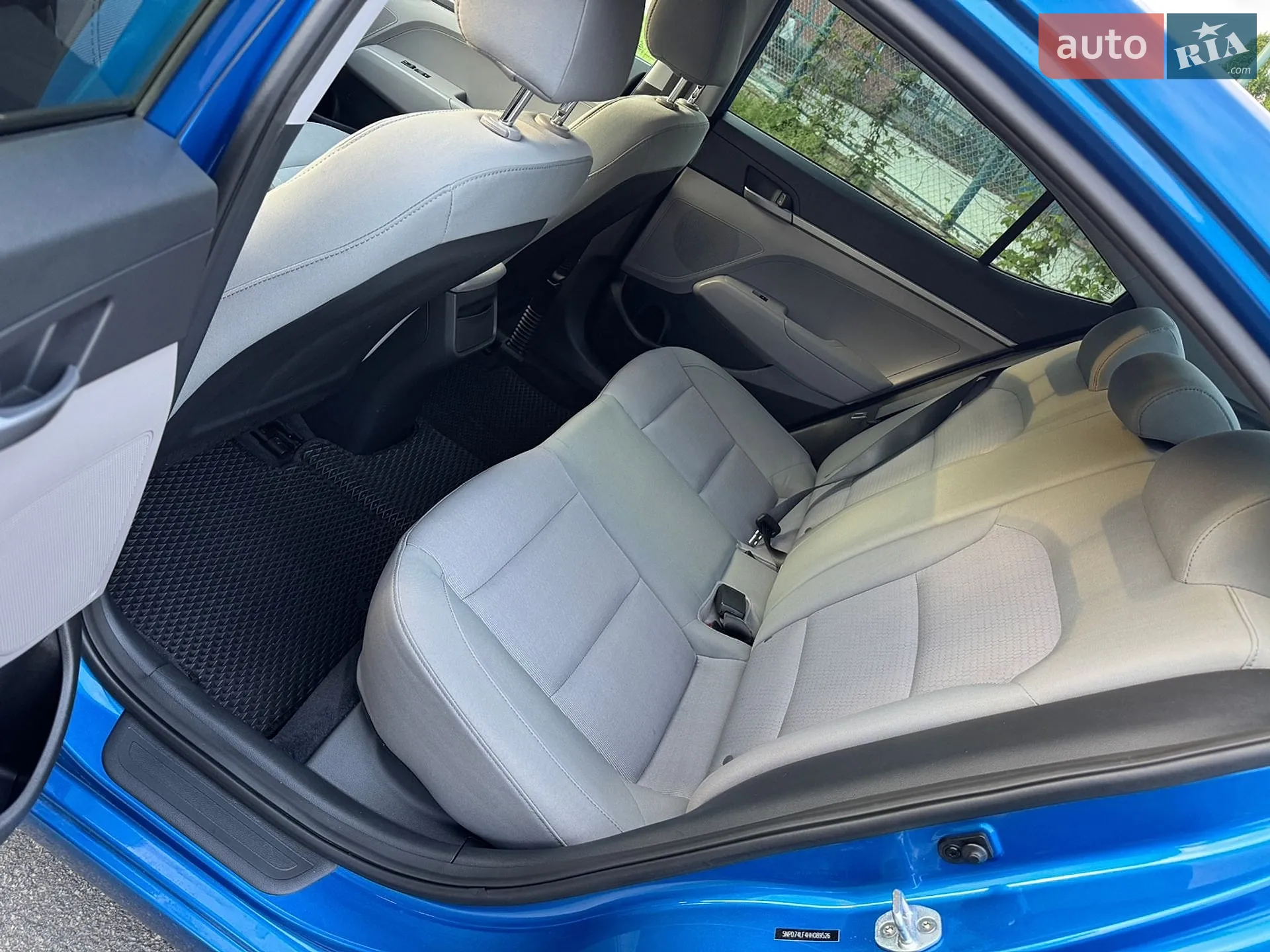 2016 Hyundai Elantra - мініатюра 28