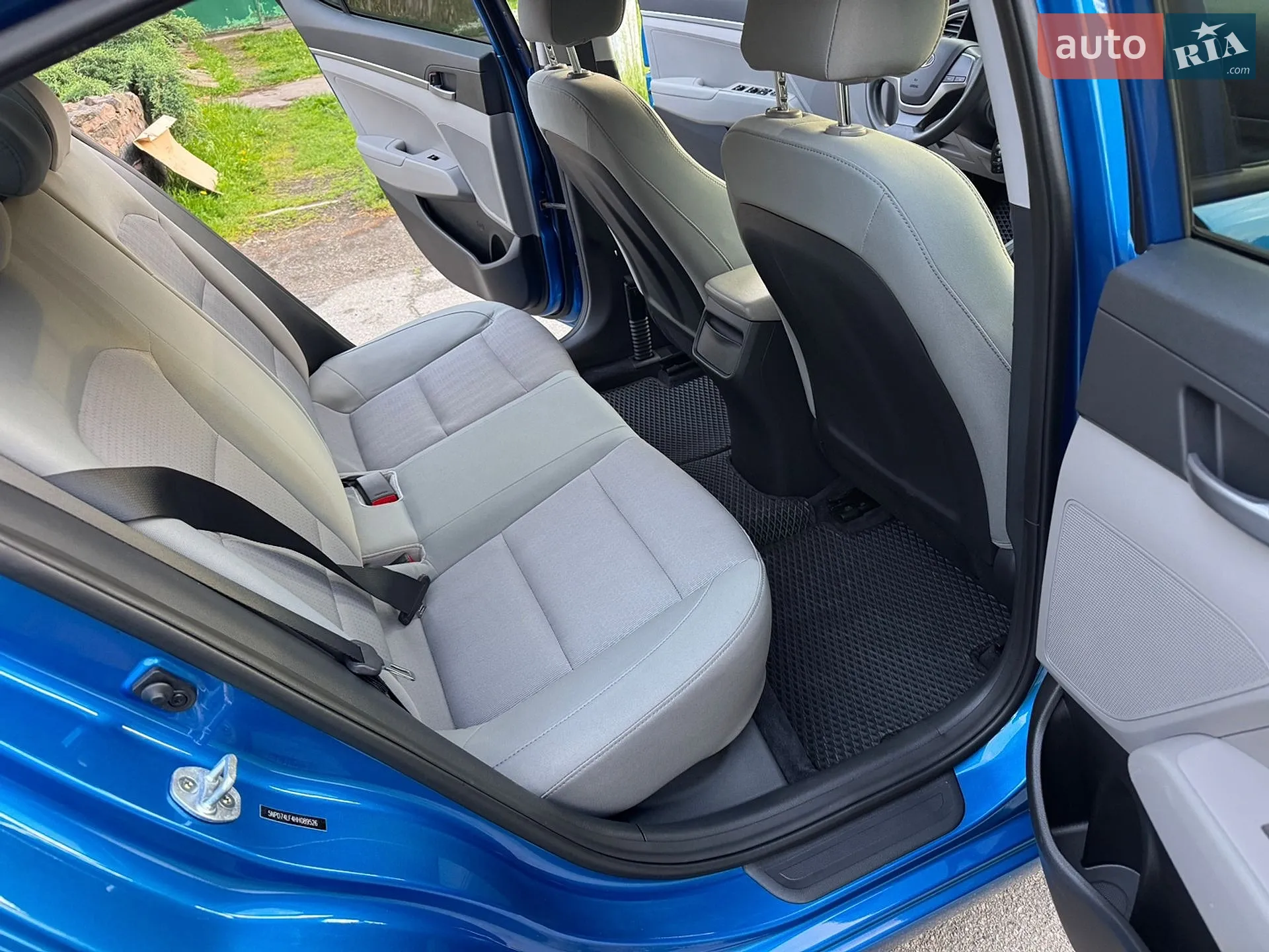 2016 Hyundai Elantra - мініатюра 30