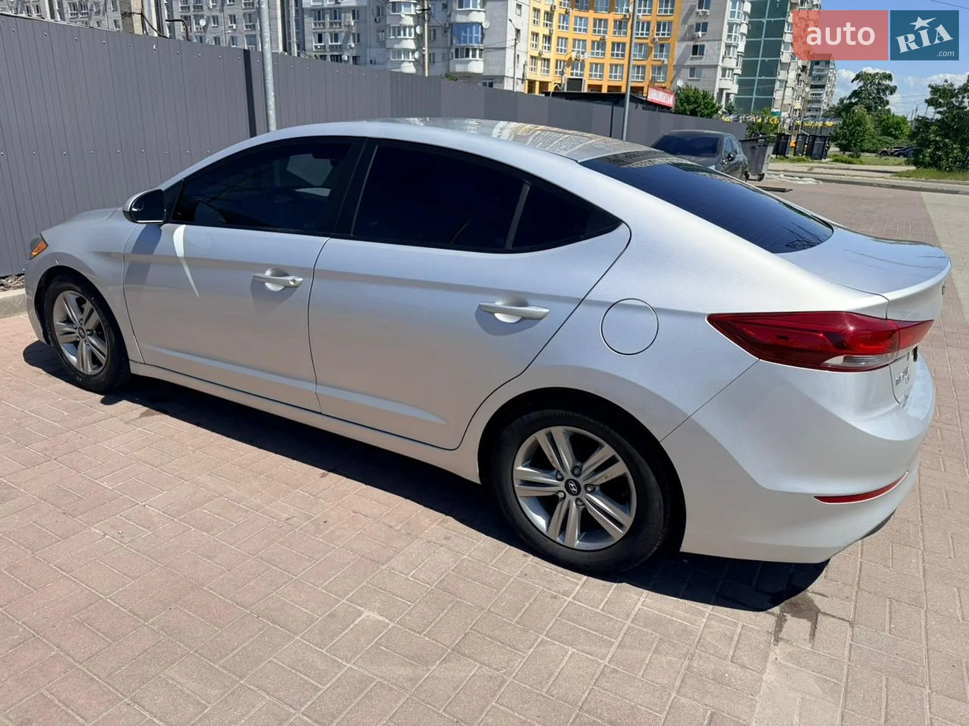2017 Hyundai Elantra - мініатюра 3