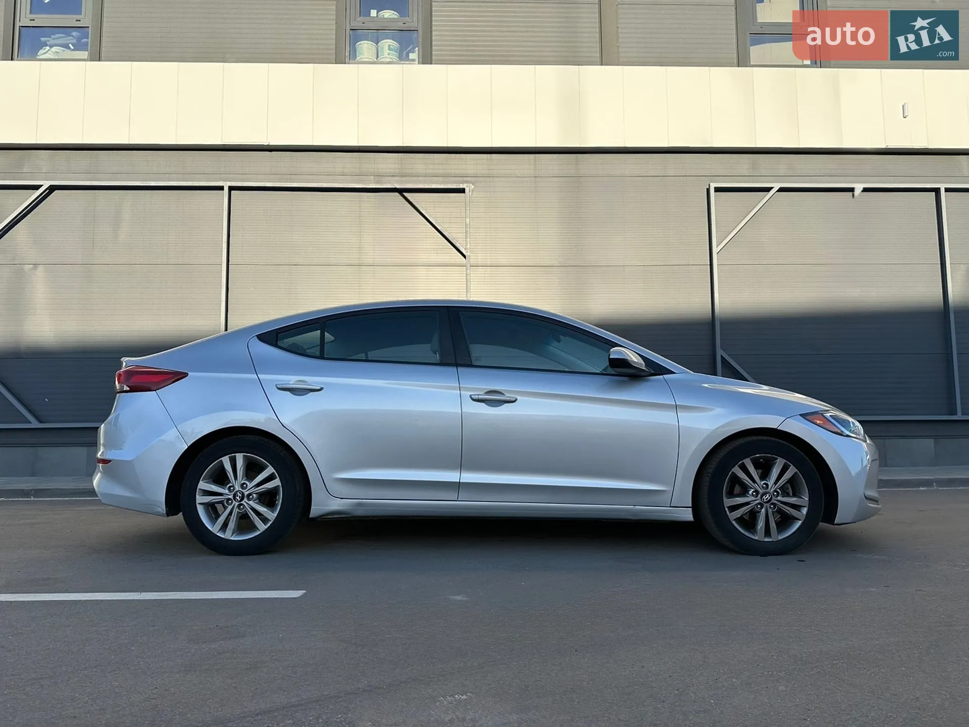 2017 Hyundai Elantra - мініатюра 10