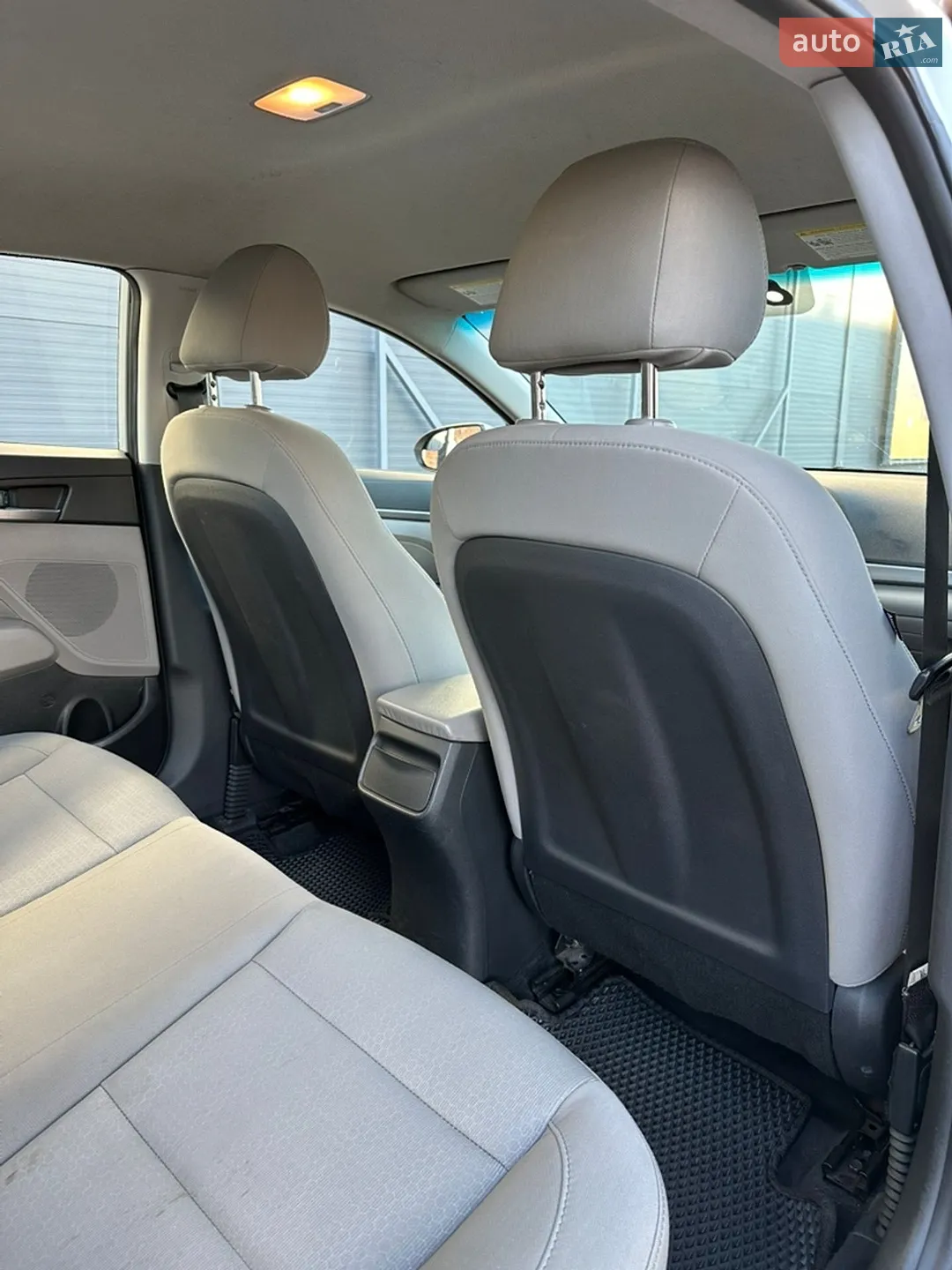 2017 Hyundai Elantra - мініатюра 29