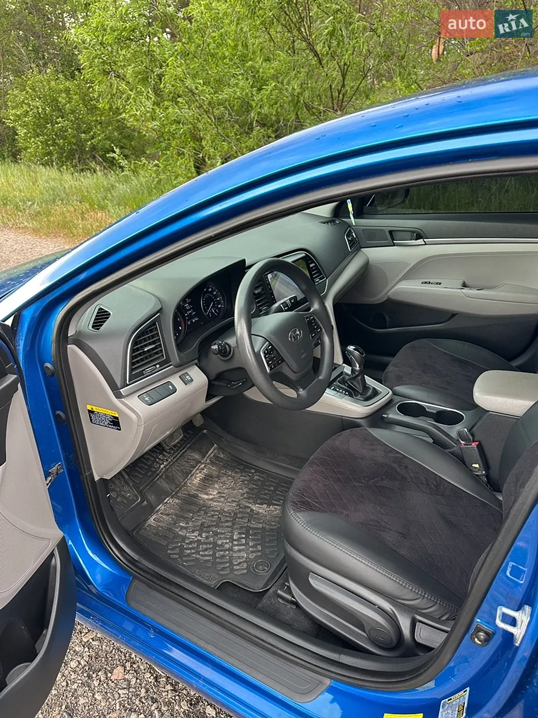 2017 Hyundai Elantra - мініатюра 6