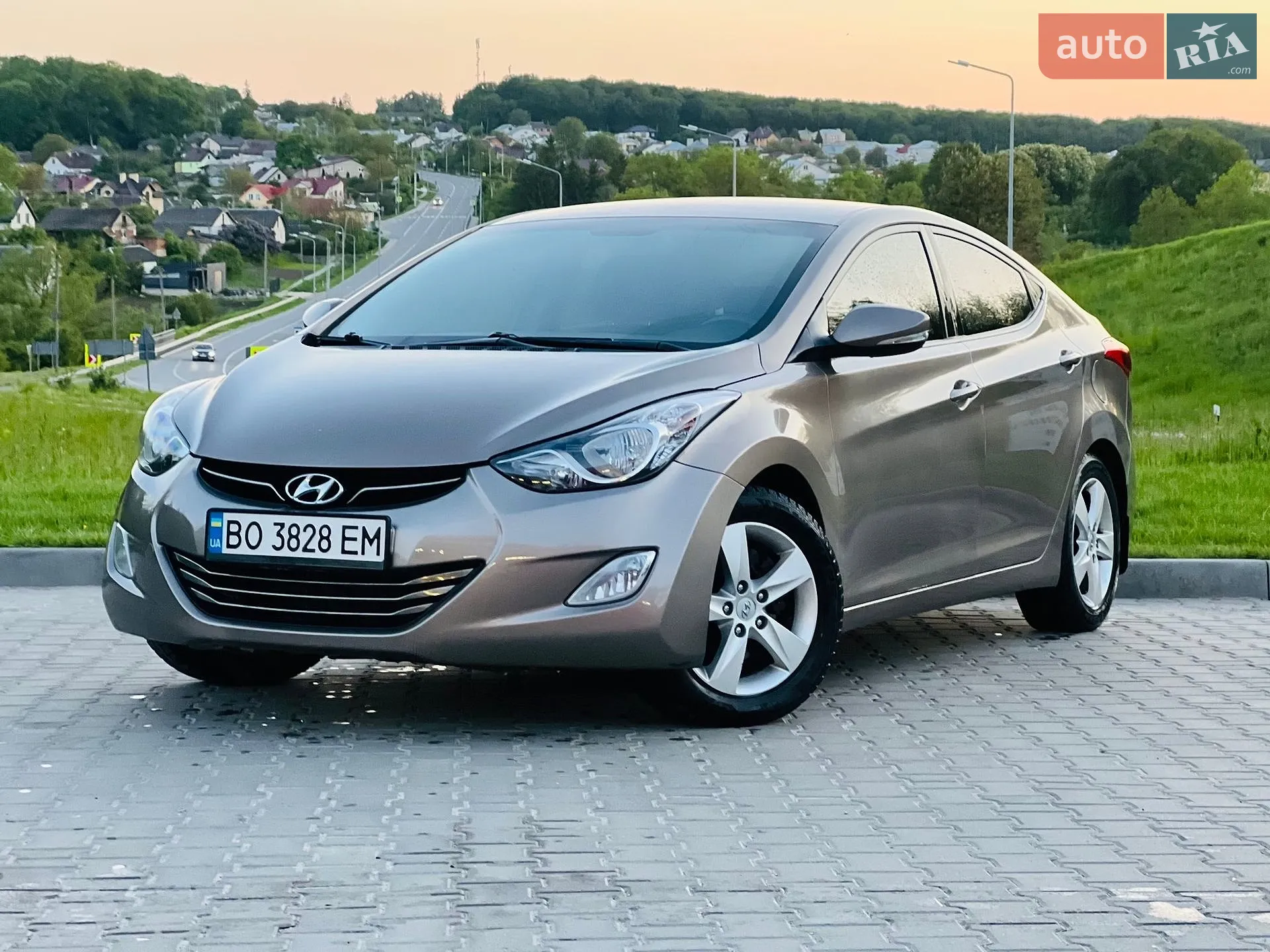 2012 Hyundai Elantra - фото 1
