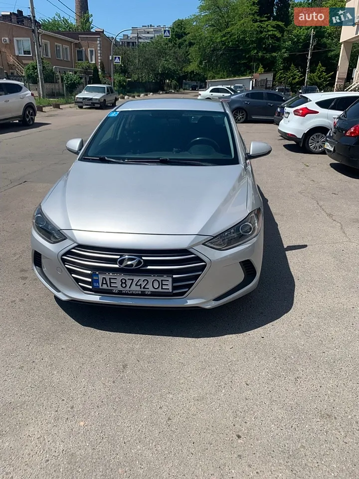 2018 Hyundai Elantra - мініатюра 13