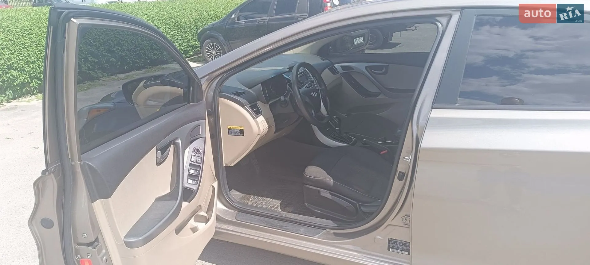 2015 Hyundai Elantra - мініатюра 8