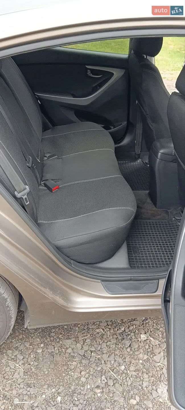 2013 Hyundai Elantra - мініатюра 8