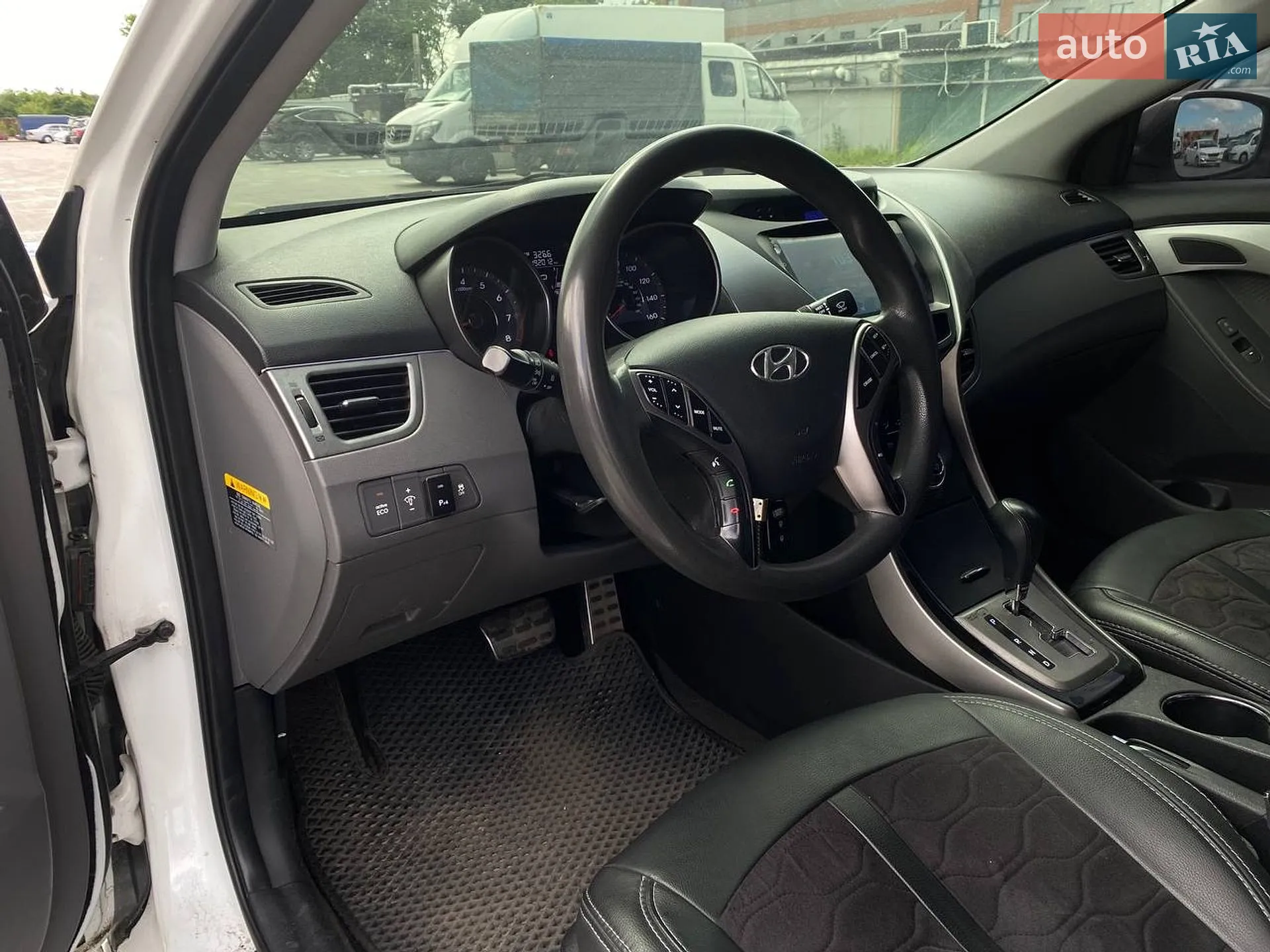 2013 Hyundai Elantra - мініатюра 24