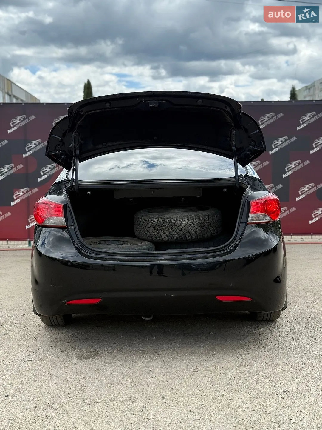 2013 Hyundai Elantra - мініатюра 12