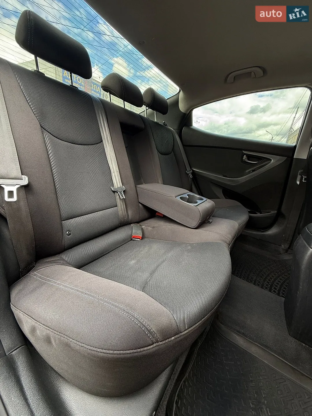 2013 Hyundai Elantra - мініатюра 27