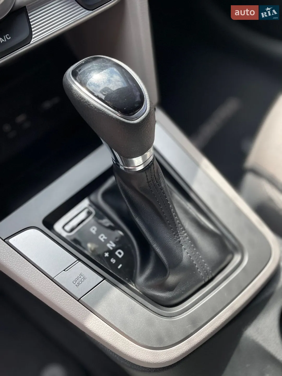 2019 Hyundai Elantra - мініатюра 18